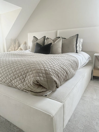 Windsor Bed