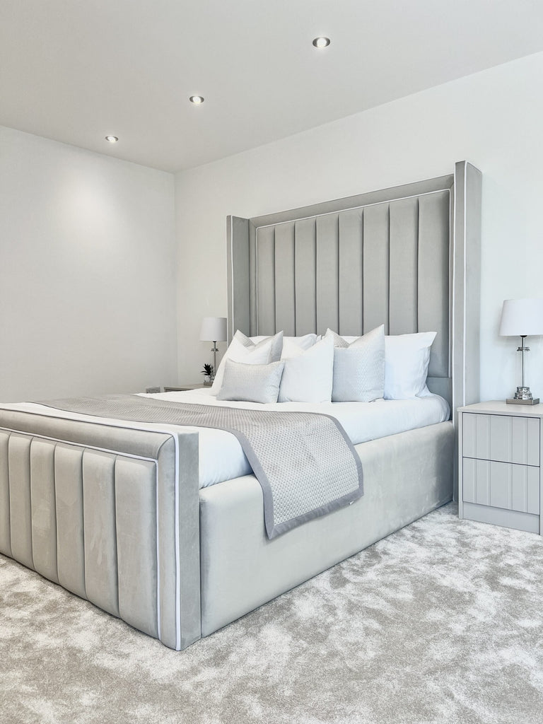 Savoy Winged Bed
