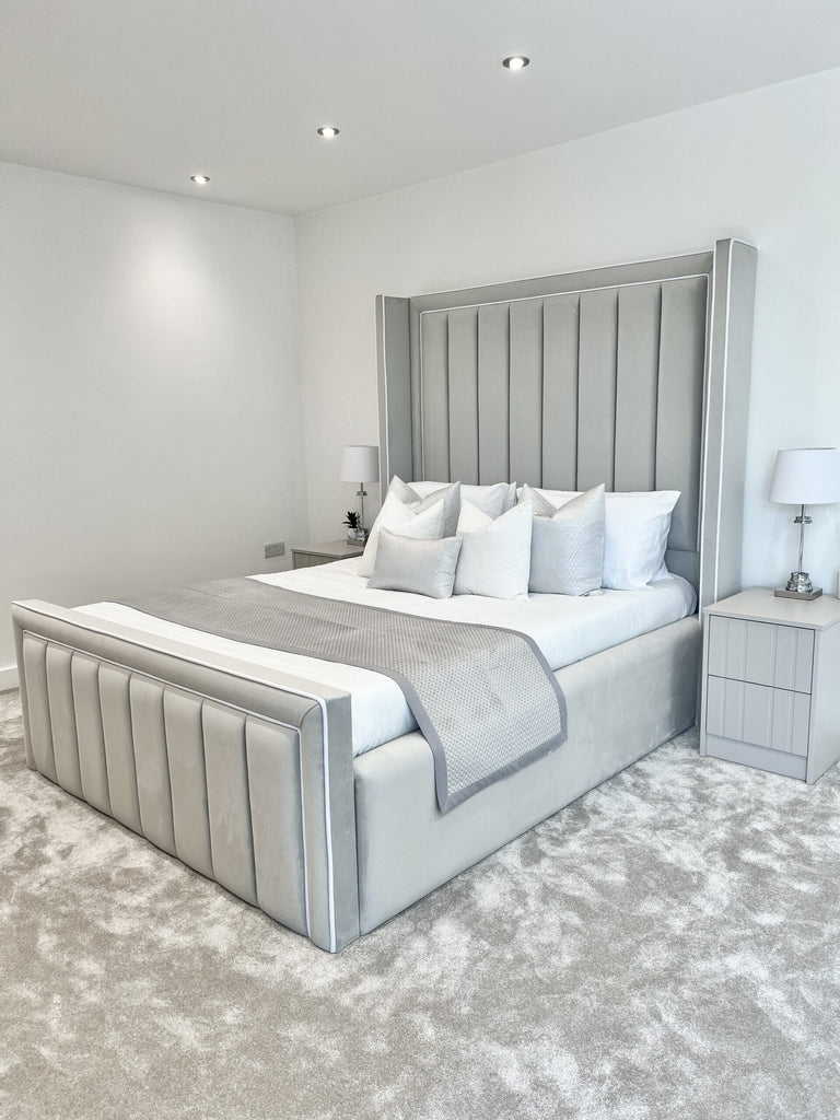 Savoy Winged Bed