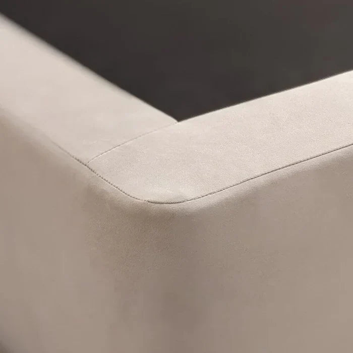 Beaumont Channelled Winged Bed